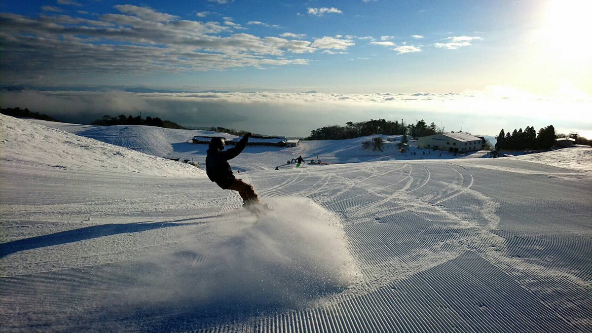 ハコちゃん 箱館山スキー場 今日は大晦日です 年越し蕎麦に紅白歌合戦 夜ふかしはほどほどにね 明日は初詣ですね そして スキースノボの初滑りは箱館山スキー場へ 是非お越し下さい