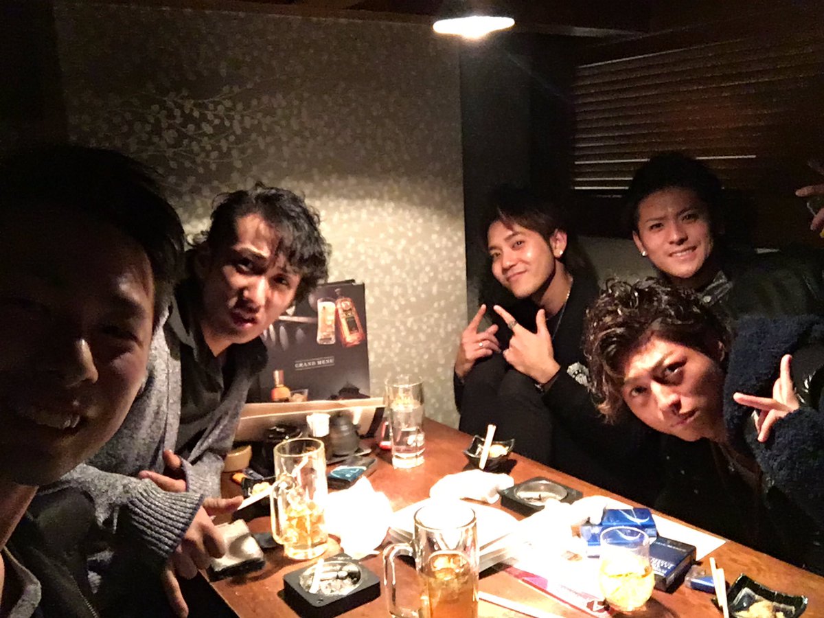 rs1995sr's tweet photo. 30日に21歳になりました💪
28.29.30日祝ってくれたみんなありがと
いい友達もったよ本当嬉しかった！
これからもこんな俺だけどみんなよろしく
いい１年にします😝😝😝

@yamayama_0705 @n1o3o @daaay0809 @suugaaii 
昨日のメンツ✌️ https://t.co/aIl5UNa6Ym
