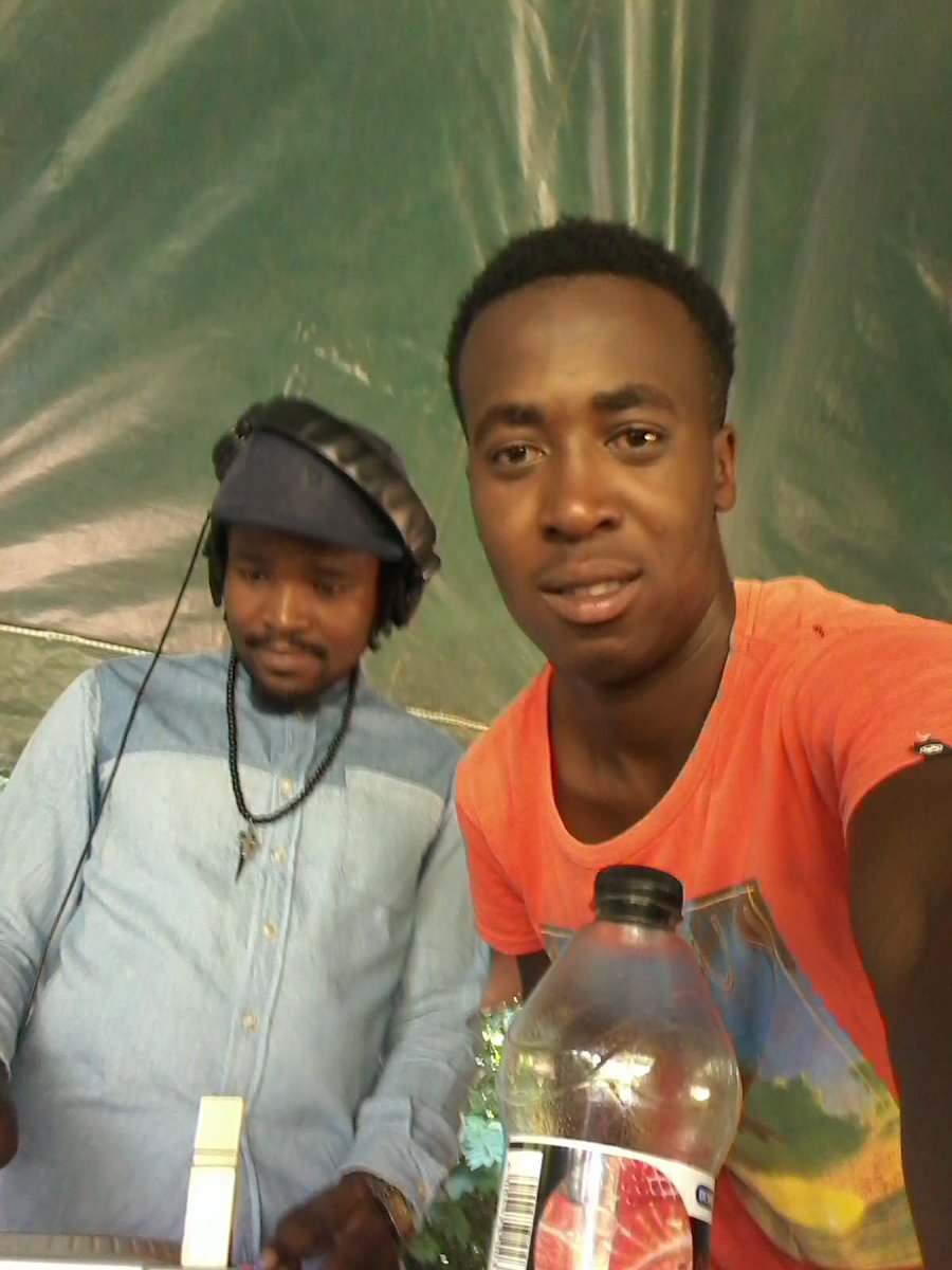 JesiLehlohonol1's tweet photo. #zembeng tsena
@soulful pro@Ljay
#musicalFeeling https://t.co/ccGuxa41Qa