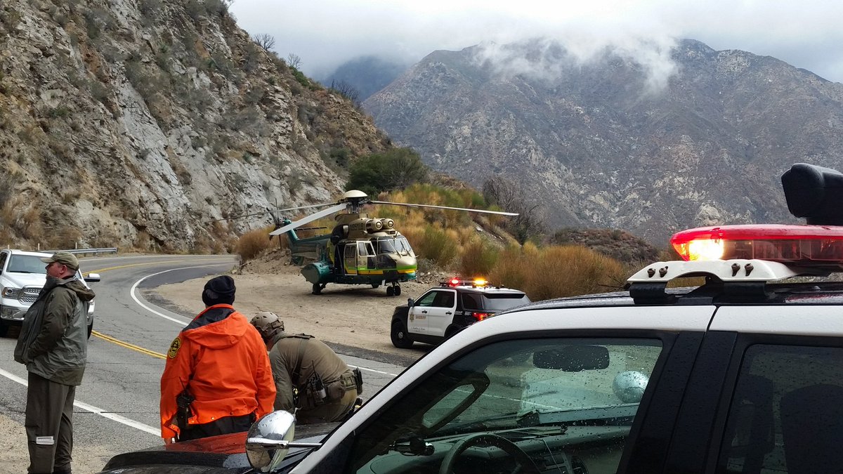 MontroseSAR's tweet photo. #Montrose SAR with #SEBLASD Air Rescue 5 on missing person call today. Vehicle went over side 250 ft. https://t.co/RfkVPNur4Y