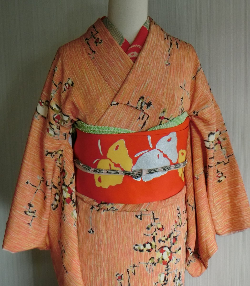 تويتر Zenzo على تويتر 着物コーディネート 初春の装いに昭和レトロな着物コーディネートです オレンジ を基調にした可愛いお着物と帯パステル調の銘仙羽織で春らしいコーディネートにしてみました T Co Otfbwplauw 銘仙着物 羽織 帯 タンポポと