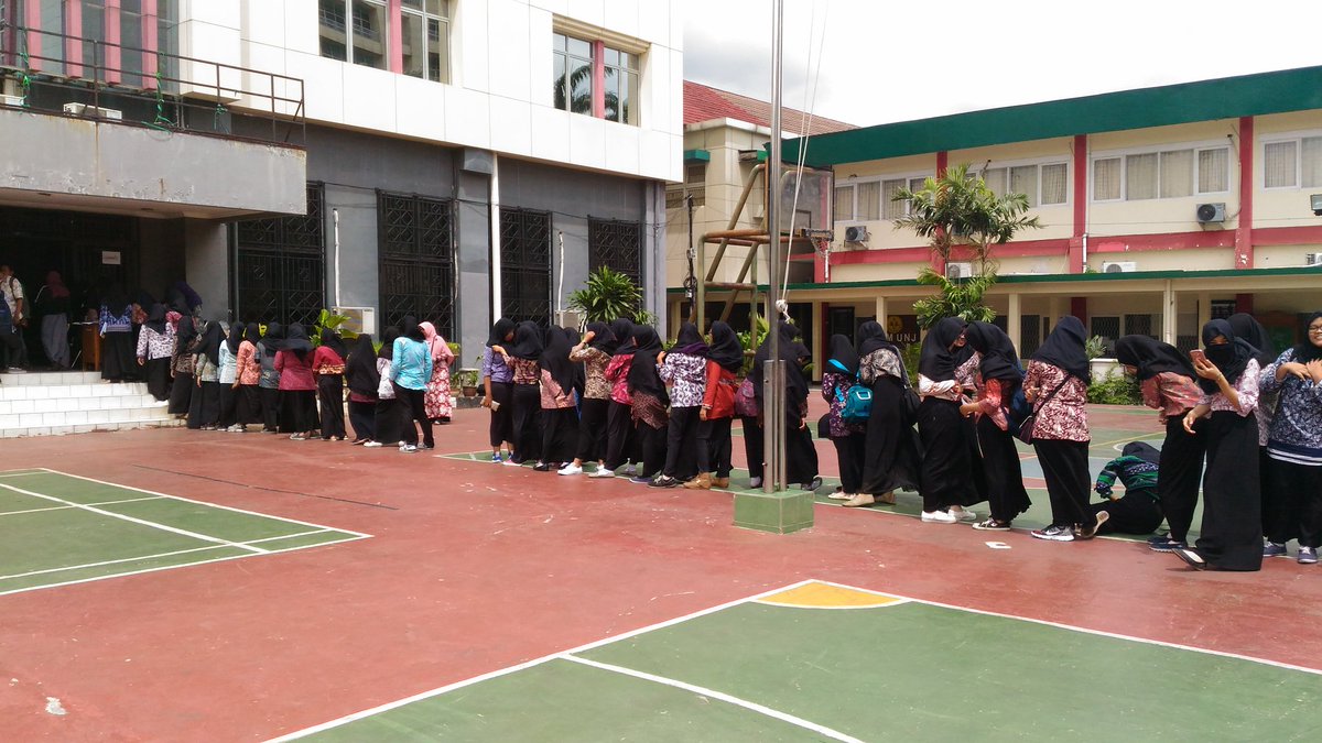 MagentaFE's tweet photo. Closing MAGNET 2016 segera dimulai! Ayo merapat ke AULA UPT Perpustakaan 😄 https://t.co/lfRpekVgw2