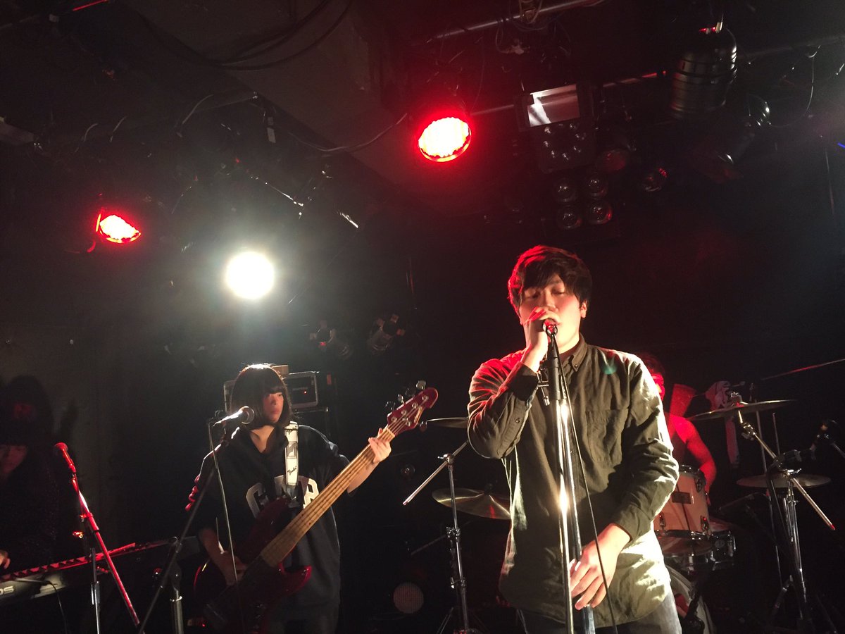 関西学院大学軽音サークル バックスバニー Sur Twitter ５バンド目はフィンランド発の北欧メタルバンドsonata Arctica ツインペダルと速弾きのオンパレードです 音圧がすごい