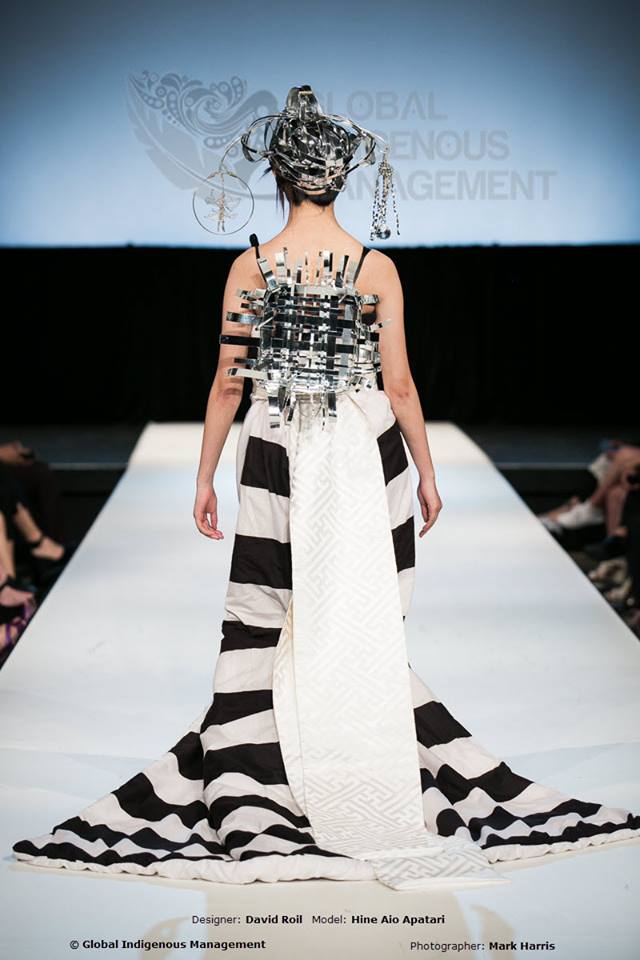 HandSewnAtelier's tweet photo. Catwalk for Whanau - Hand Sewn by David Roil - Women's Wear - Finale' Piece - aluminium art 
#metal #upcycled #Fashion https://t.co/rFXo0s5Jcv
