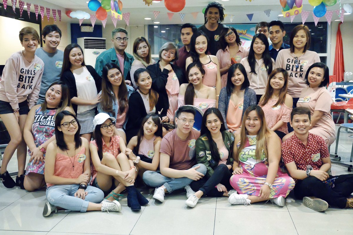 imcedric's tweet photo. Still the same persons I used to know 7 years ago. Walang nagbago, maliban sa  mas matangkad na ako sa kanila? Haha! 🤣 #HSClassmates #ESAIEL https://t.co/3zgoSrb8c2