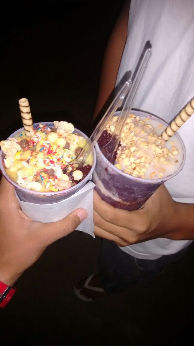 SantoosEmerson's tweet photo. Açaí foi MEC https://t.co/vTYJwcEQzh