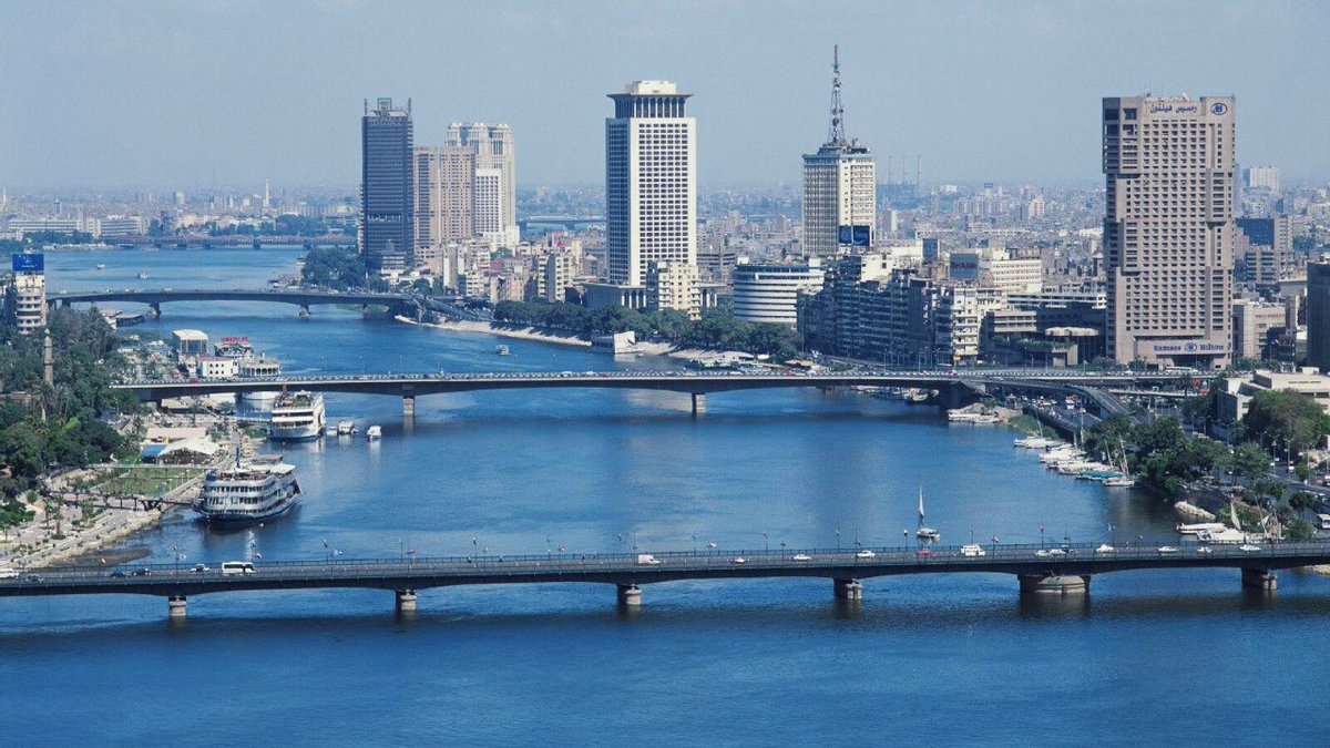 GreatPictures's tweet photo. Nile River, perhaps the longest in the world it's shared for eleven countries. Going through The Cairo, Egypt. https://t.co/c66hSKW6nL