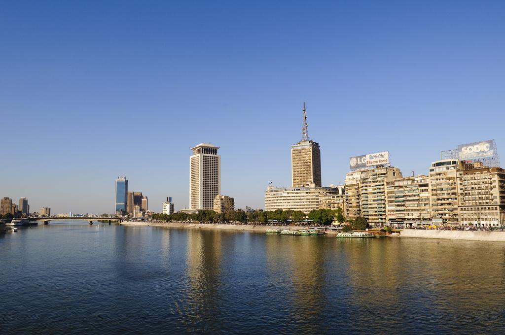 GreatPictures's tweet photo. Nile River, perhaps the longest in the world it's shared for eleven countries. Going through The Cairo, Egypt. https://t.co/c66hSKW6nL