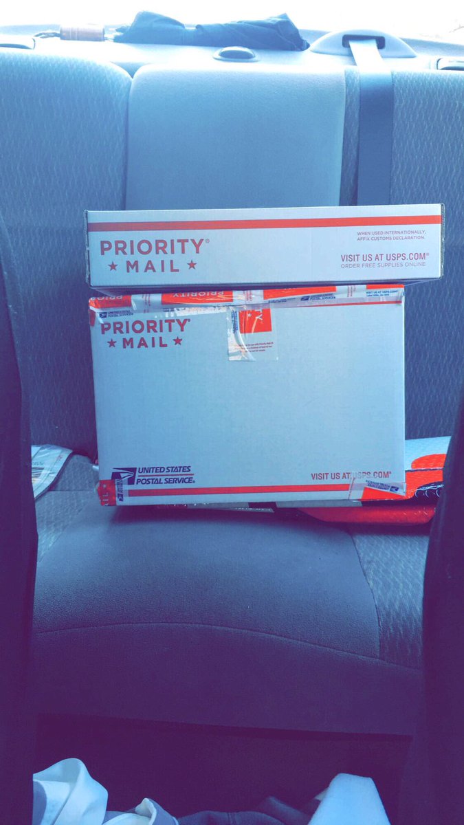 Poshissy's tweet image. Get your orders in now 📦📦🎁🛍 bnc.lt/focc/5LswoxElhy #poshmark #GirlBoss @Poshmarkapp