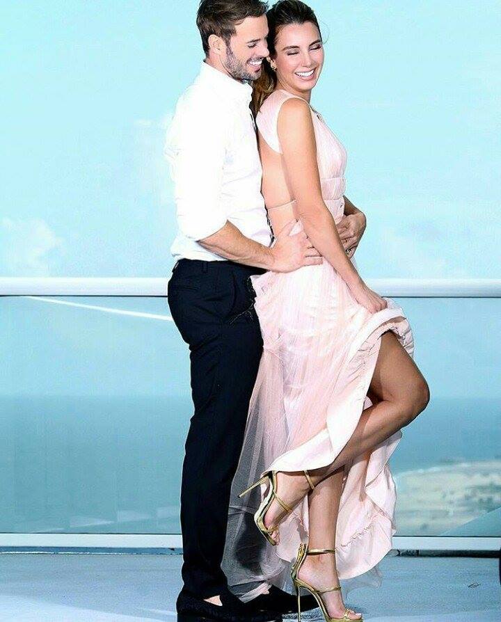 csagnes_5's tweet photo. #Grandioso2016 @Elygutierrez19 Mi Familia #Kailey @Tophy19 @willylevy29 #LevyGutiérrezFamilia #Oursecrets #ourlive #ourlanghs 🎄👨👩👧👦 #HOLA https://t.co/D1SArp3Hk9