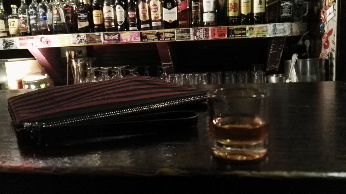 anitaisix's tweet photo. Cuando llega la hora del thunder beach y el licor cafe...uff, ruta alternativa con Adri&Greta #amigasquetellevanporelmalcamino #funnynights https://t.co/ZXDhKsSbKs