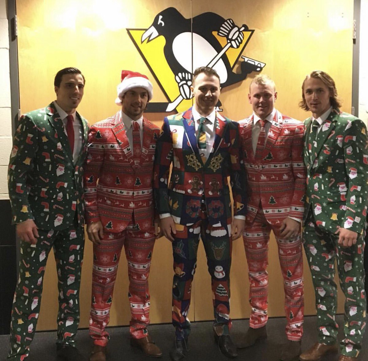 penguins's tweet photo. Five festive fellows. 🎄

📷 courtesy of @Letang_58 https://t.co/dM3lcdJjzh