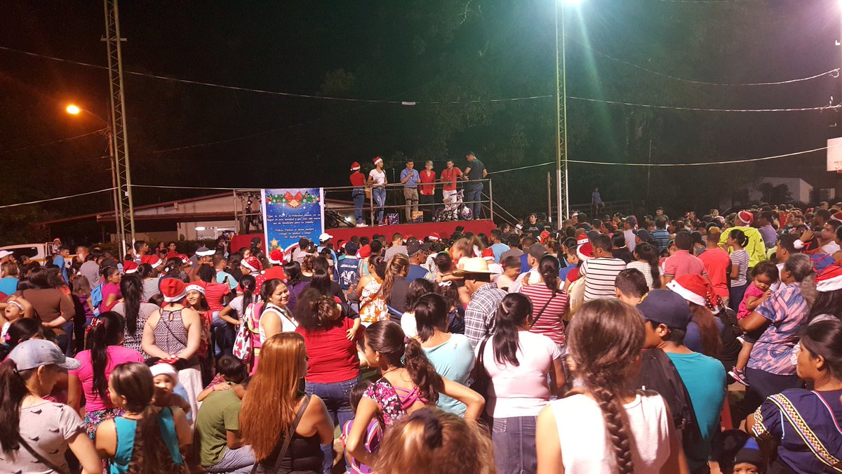 soydolega's tweet photo. Alcalde Dr Rivera regalando bicicletas en la plaza de Dolega! https://t.co/LJCEX6xel5
