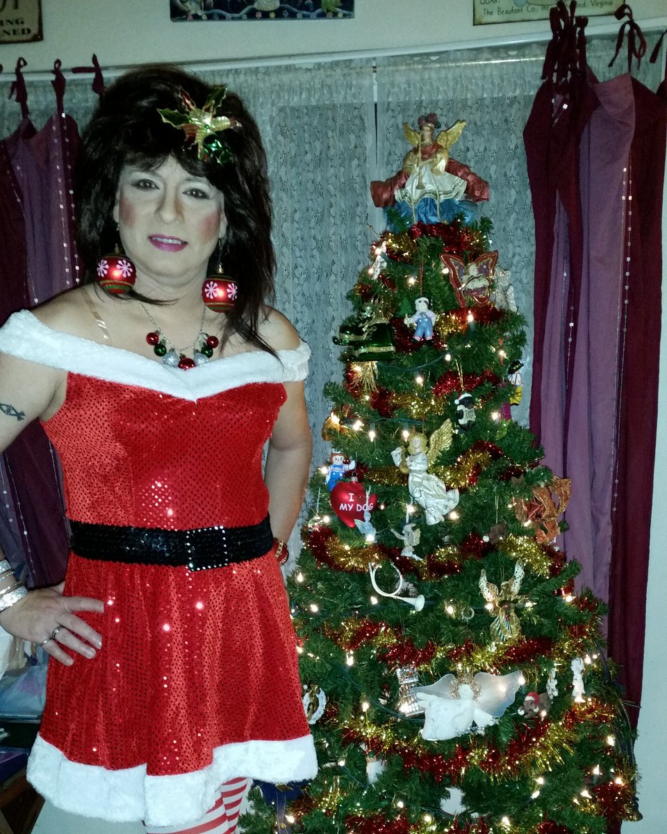 leonv93703's tweet photo. Out for The Biola Christmas Show. Going to do a campy performance. https://t.co/vhSNHfokf6