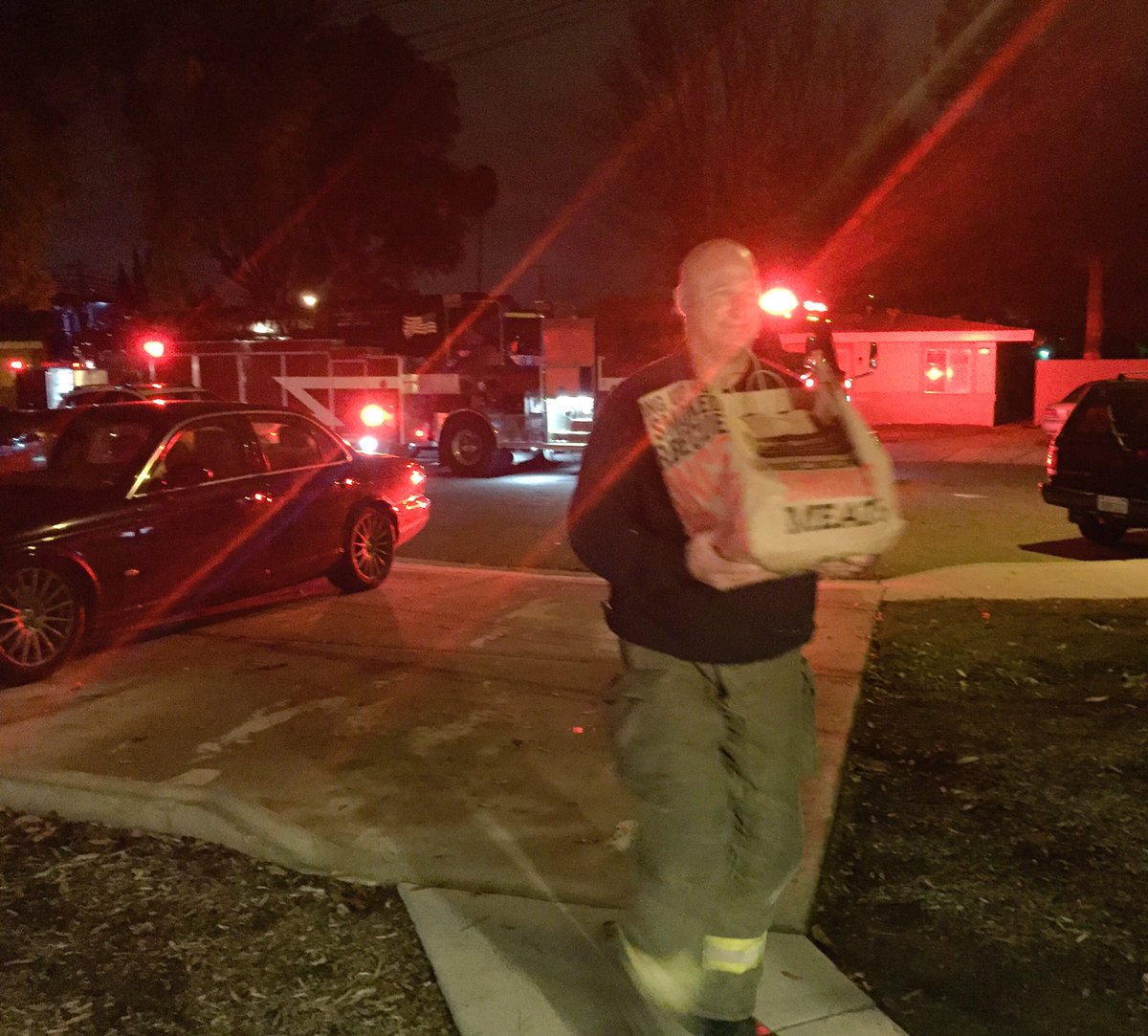 cvifd's tweet photo. #CVIFD delivered a full holiday meal and #Christmas gifts to seven families in #Chino alongside UCHOOZ Positive Youth. #MerryChristmas ππ https://t.co/AF7SZUbl5E