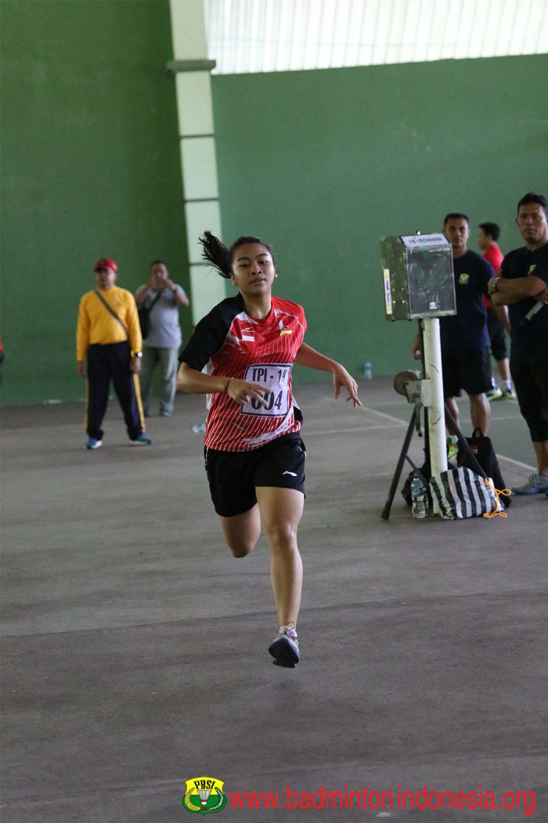 INABadminton's tweet photo. Selamat siang tweeps. #JuniorMaster sudah berakhir kemarin, ditutup dengan tes fisik di Akademi Militer Magelang. https://t.co/th70baYeoB