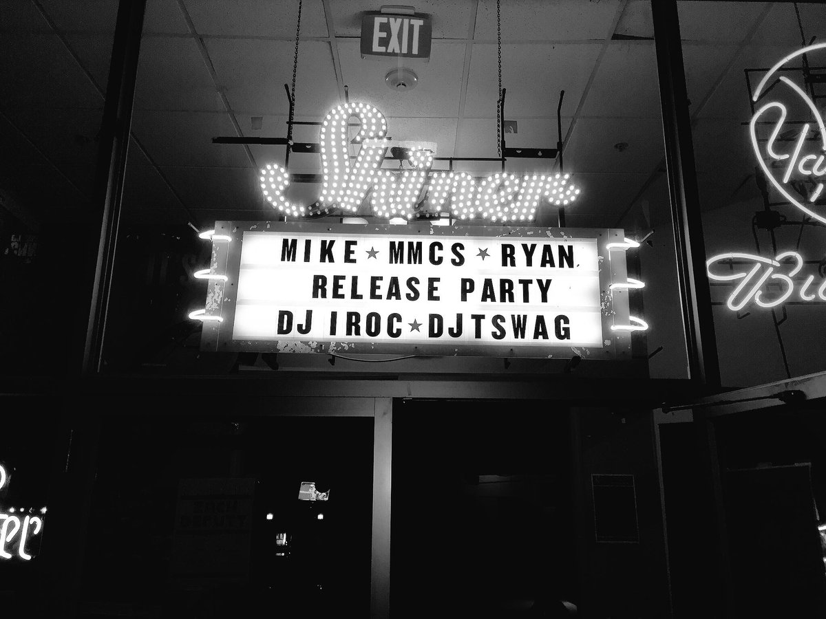 DJTSWAG's tweet photo. #MMCSLIVE (After Movie) 🎥
feat.
@Hank_518
@SuaveTheDon
@MikeRyanRadio
& more.
shot by: @DJTSWAG
https://t.co/5LloH57coU https://t.co/qyIi2fjmui