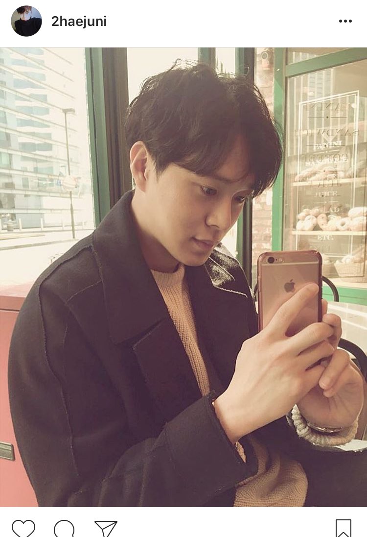 with_hj2's tweet photo. [IG ☀️쭌스타그램]👉🏻https://t.co/mNjWah0JOo 배우님도 Merry Christmas 💕  #배우 #이해준 #이해준팬카페 #위드해준 https://t.co/P2uBGiRDIG
