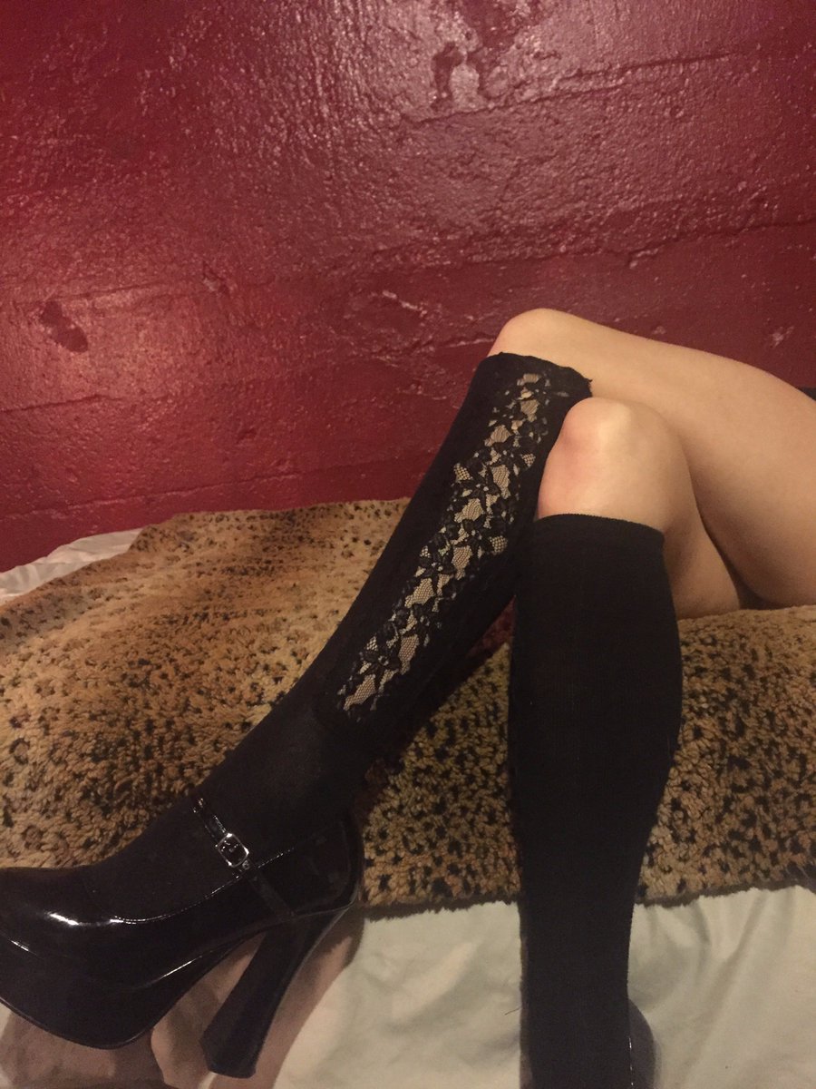 Rose69Willow's tweet photo. #camgirl #naughty #nsfw #sexy #hot #bdsm #fuckmehard #sexycamgirl #imwet #wannaplay #bdsmlifestyle #bdsmcommunity #peekshow #hornyasfuck <3 https://t.co/666kgfIUli