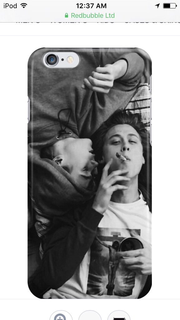 bottomlsak's tweet image. Idk which case to buy ughh im stressing