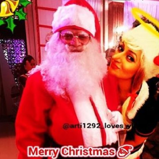 aartii192's tweet photo. Merry Christmas #DivAn.. to all.....#Divanis...#KPians and #DTians.๐
๐
๐
๐ธ๐ธ
Here's an edit... https://t.co/vFAyBhJvGB