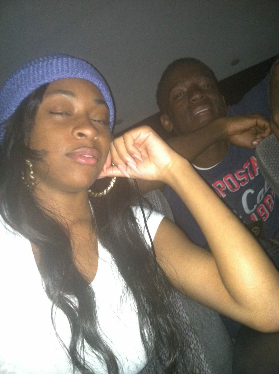 aayneK_'s tweet photo. We Use To Be DUMB HIGH 😂😂 Lmao Omg #StallMe #iWasStoned https://t.co/I8LGcFgngZ