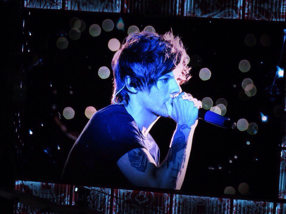 tatchen_25's tweet photo. Always in our hearts @Louis_Tomlinson ❤️🎁🎂🍑🎉 #HappyBirthdayLouisTomlinson #ProudOfLouis #JustHoldOn #LouisIsOurHero https://t.co/sSdMx7ovJs