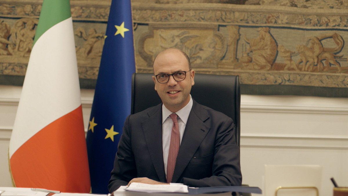 Farnesina 🇮🇹 (@italymfa) on Twitter photo Gli auguri del #ministro <a href="/angealfa/">Angelino Alfano</a> a tutti gli #Italiani all'#estero 🇮🇹
➡️youtube.com/watch?v=Cyd8mR… Gli auguri del #ministro <a href="/angealfa/">Angelino Alfano</a> a tutti gli #Italiani all'#estero 🇮🇹
➡️youtube.com/watch?v=Cyd8mR…