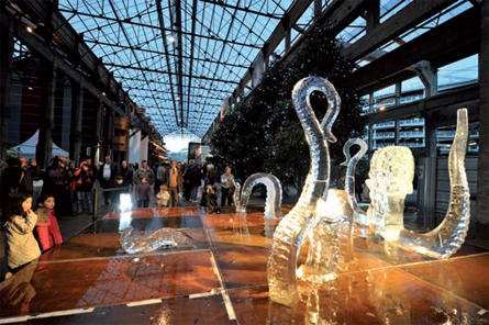 Creative_France's tweet photo. Pour un #noël #créatif : RDV à #Nantes pour l'#évènement "Noël aux nefs" où des #sculpteurs sur #glace vous attendent ! @levoyageanantes https://t.co/uRPHD17zhk