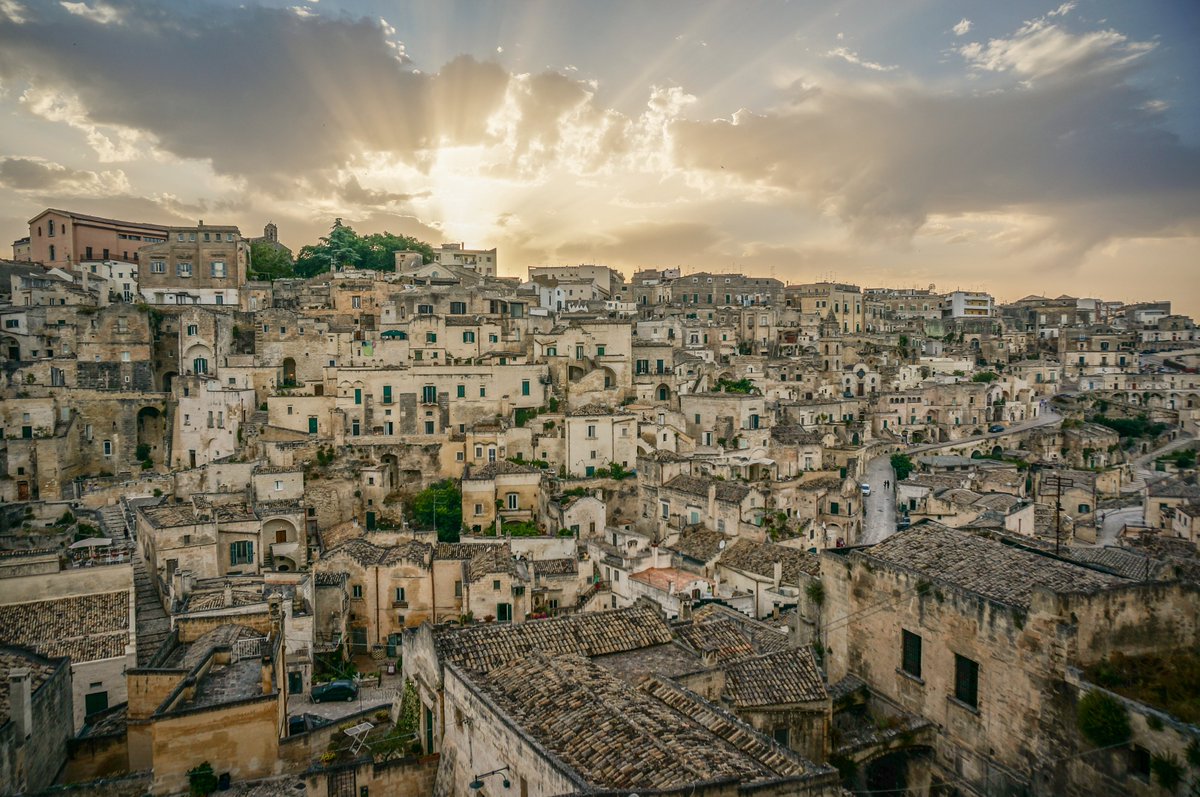 YourPvtItaly's tweet photo. Dear Italy Lovers, we send you our best wishes for the coming holidays from the #CityofStones of #Matera! The #YourPrivateItaly team https://t.co/rn1GObzjdZ