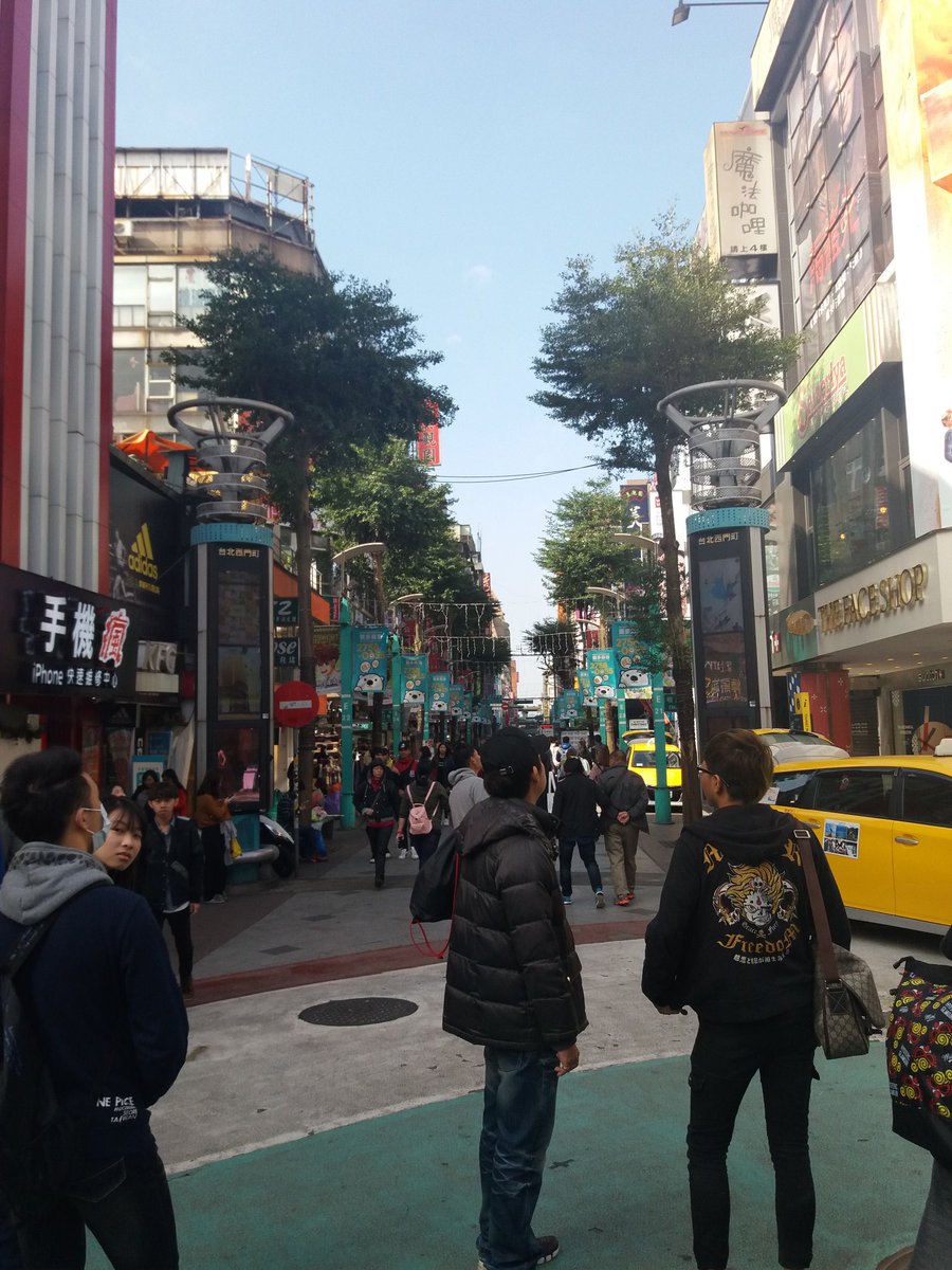 karlosdevera's tweet photo. Day 1 at Ximending #Taiwan2016 https://t.co/icYXcZUuYO