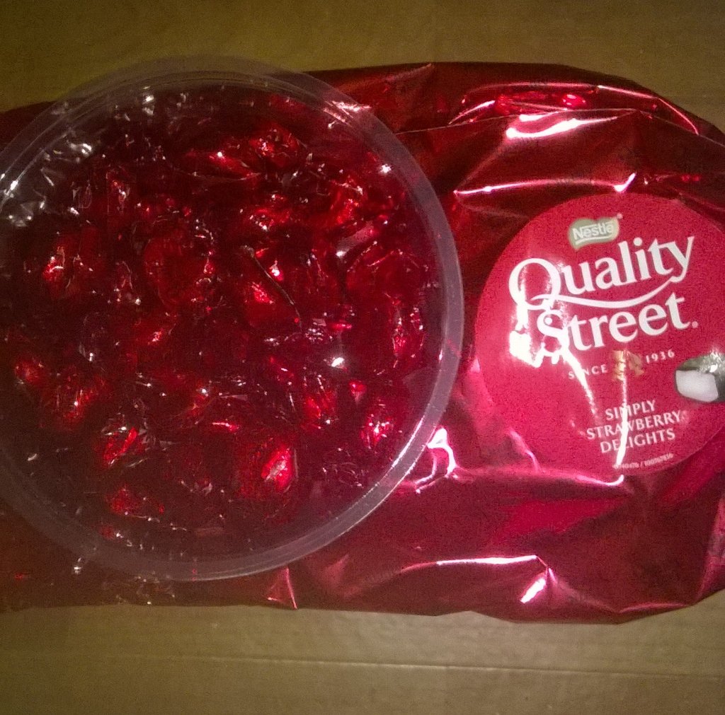 SabrinaParret's tweet photo. @JeremyDixonDJ @AdrianFKennedy @98FM want one? 😂 when their gone, their gone. Strawberry 🍓 dream #QualitySweets https://t.co/VE0AUt7HQ9