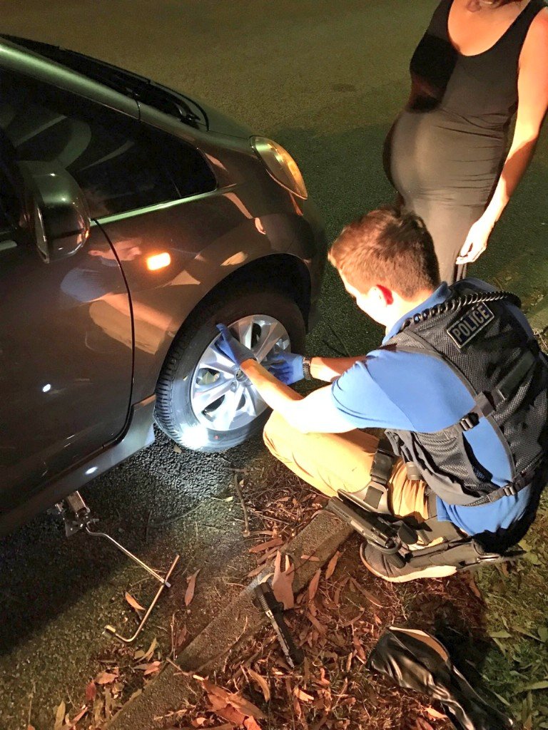 PerthPol's tweet photo. Whilst out looking for crooks we occasionally come across other people who require our assistance #PerthLPT6 https://t.co/ZXCiZGE4nw