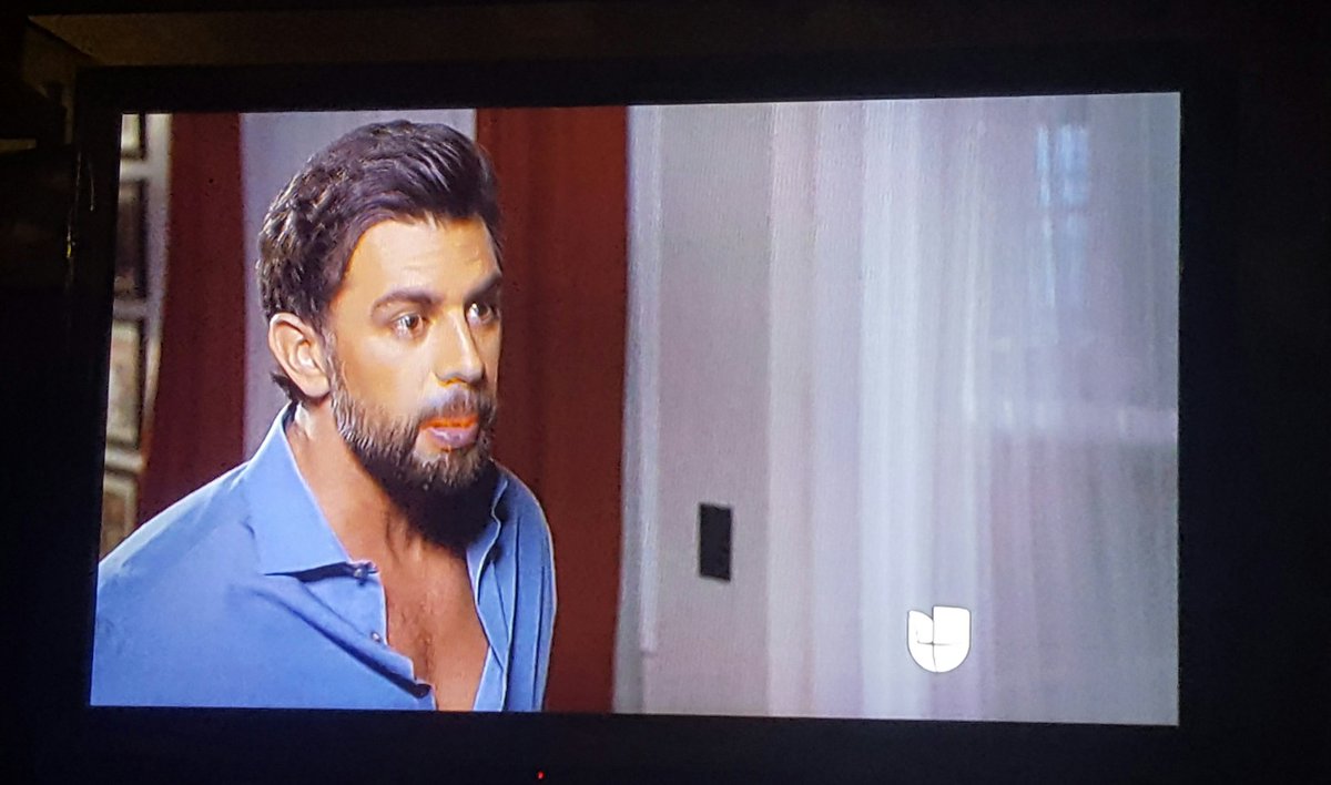Dianareano's tweet photo. Amo verte en tv @CHRISDELACAMPA ๐โค๐ #Juan #VinoElAmor #HomeRest https://t.co/v8aUaZhPIc