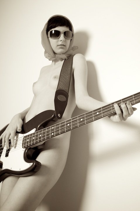 mrmassage2's tweet photo. #Nude #Art #Guitar Free Bird! https://t.co/ocEzgRHZ3O