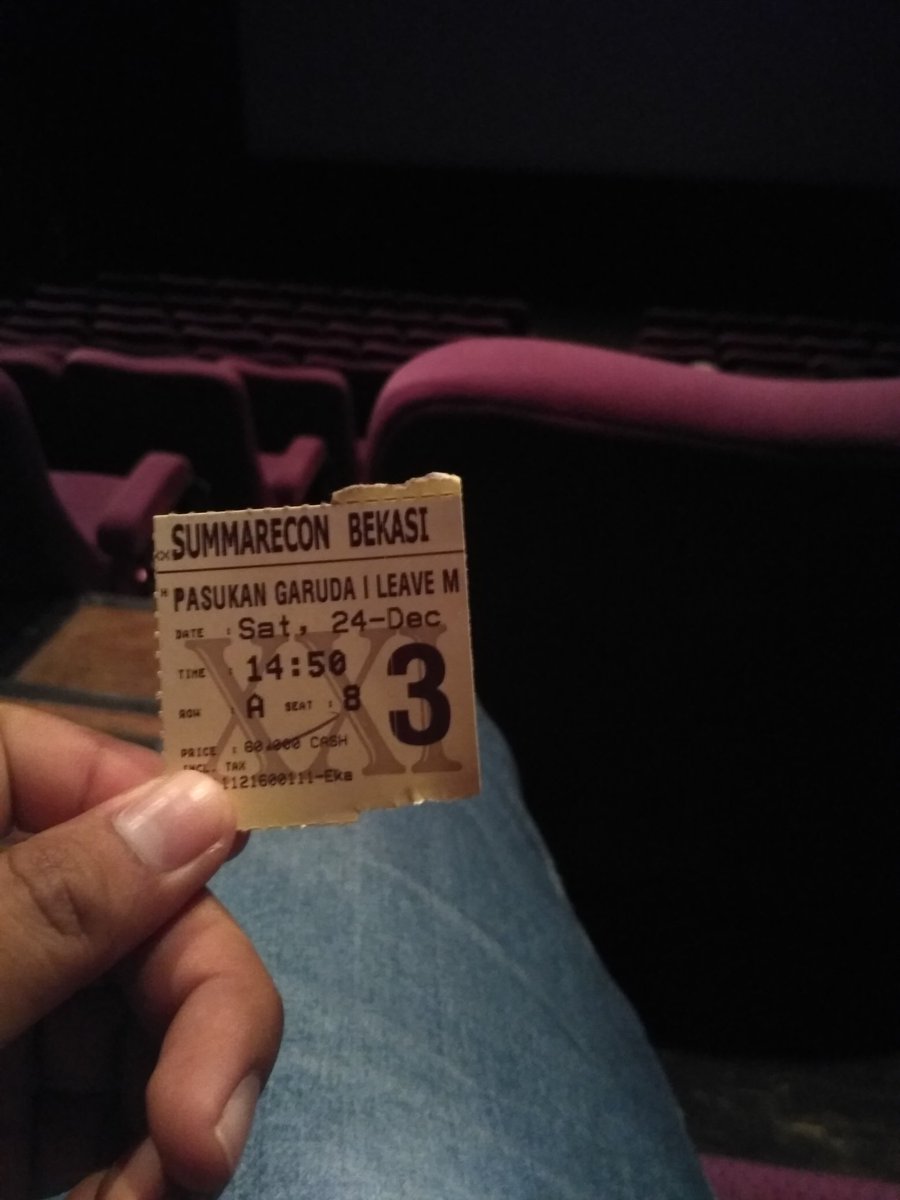 aku sih nonton sendiri