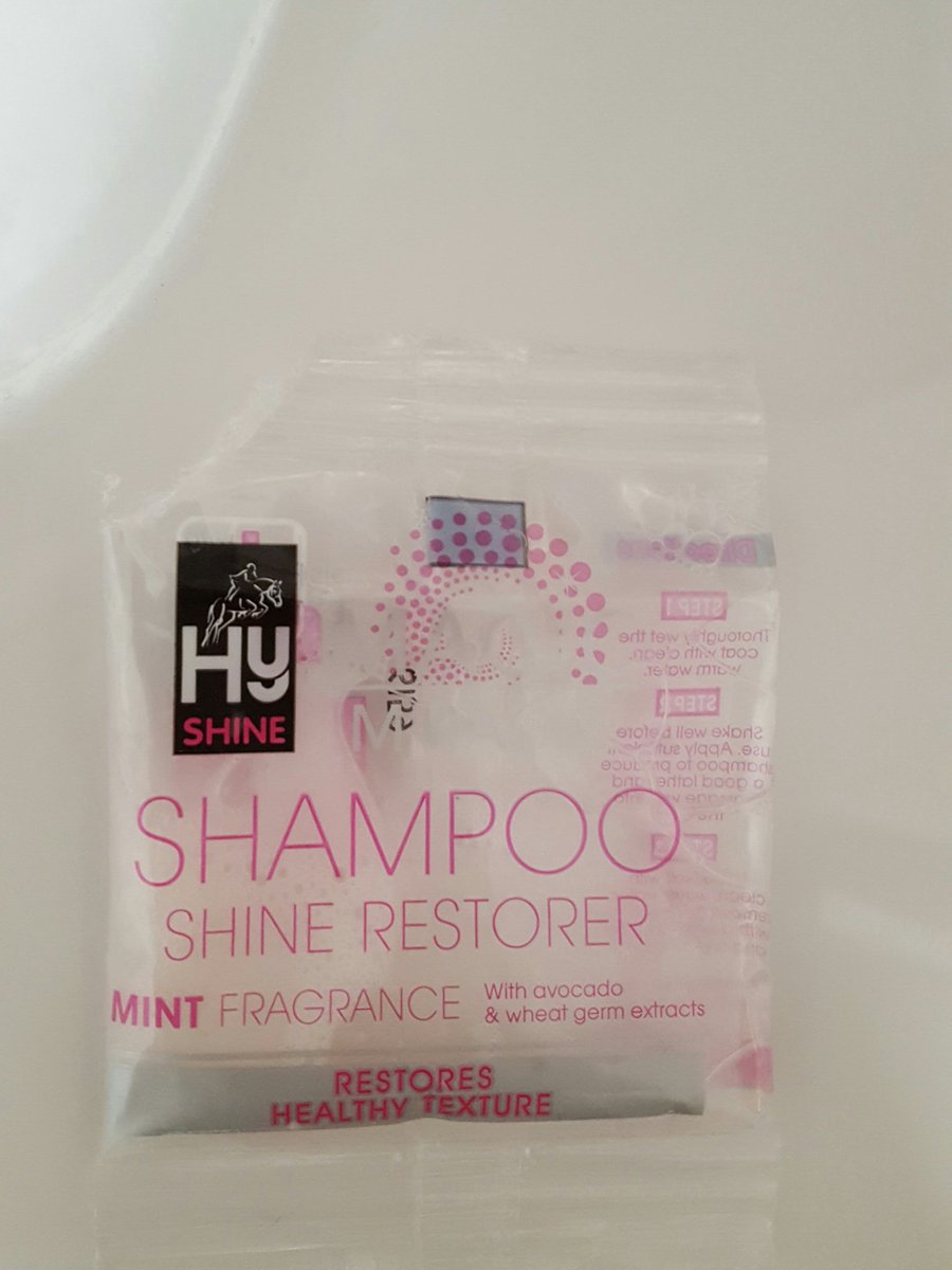 l0ucamp99's tweet photo. So, after noticing the unusual fragrance and a closer examination of sachet, turns out it's shampoo for horses! #NeighWay #PayMoreAttention https://t.co/PcqbJQEQPe