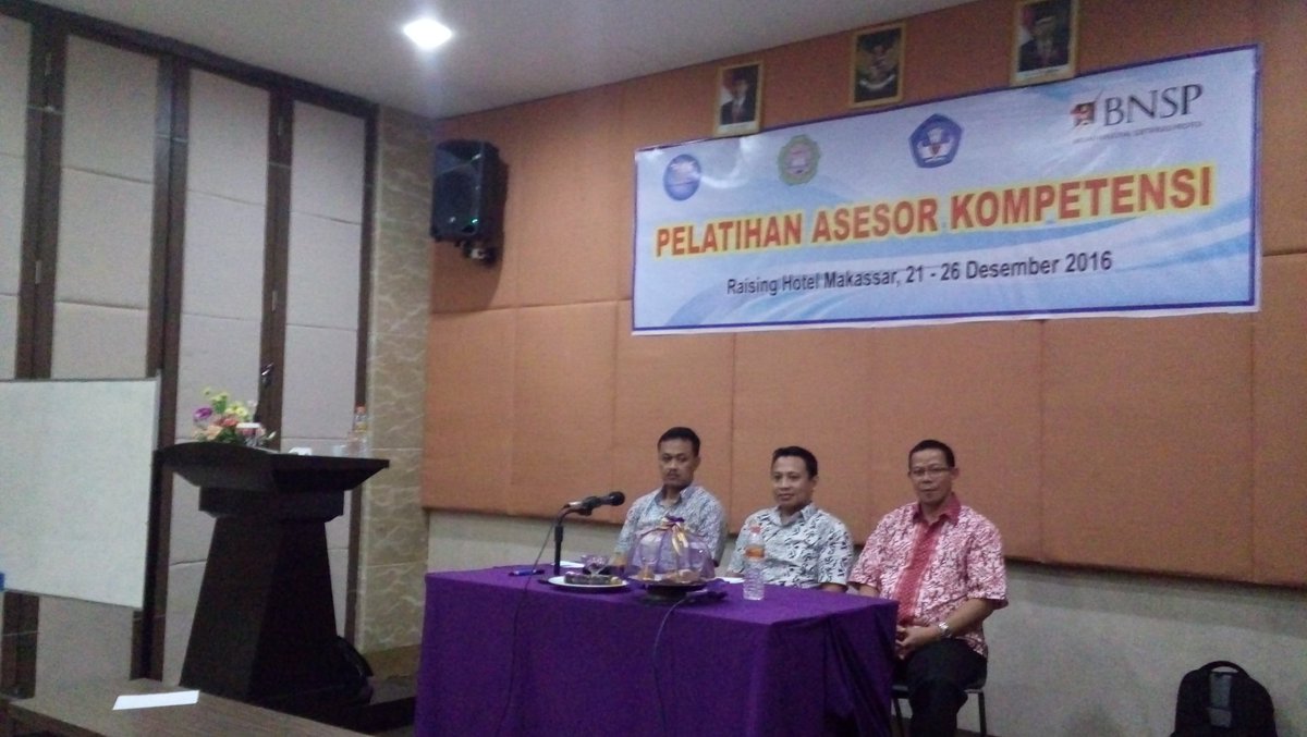 iduliciouss's tweet photo. PENUTUPAN PELATIHAN ASESOR KOMPETENSI OLEH LSP POLITANI PANGKEP #IndonesiaKompeten #lsppolitanipangkep #asesorkompetensi https://t.co/Mx8bg2lQ53