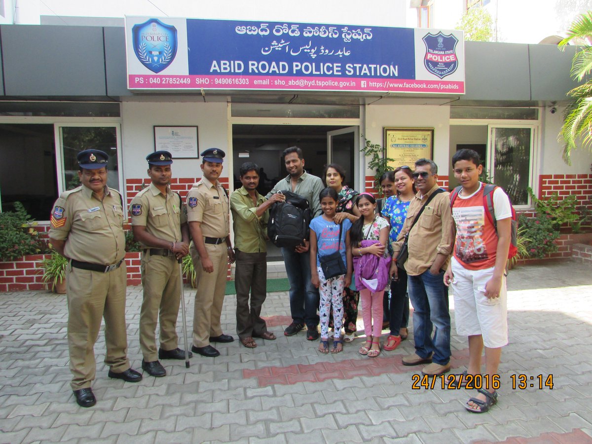 on24-12-16 complainant forgoted to take bag from auto later the driver came to ps  and handed over the bag insp sir appreciated autodriver