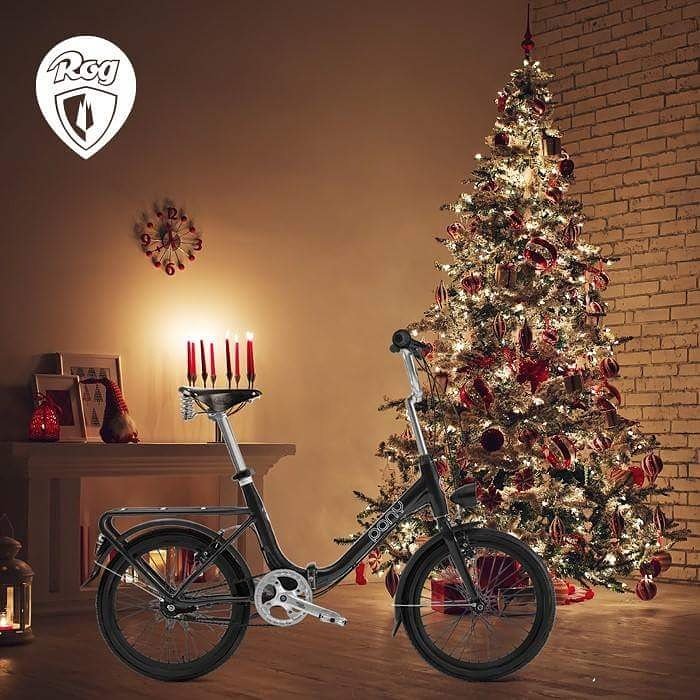 Pony in ekipa Roga vam želita vesel in miren božič! 👪🎁🎄