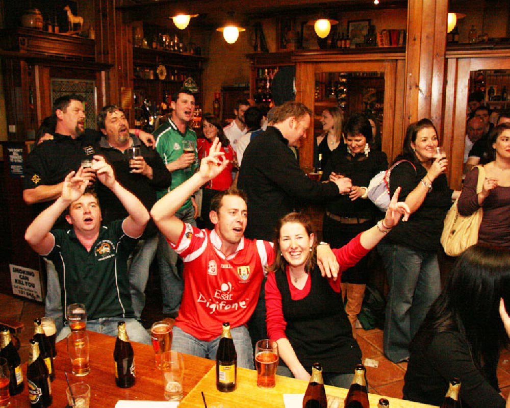 TheQMMelbourne's tweet photo. It's a party at The Quiet Man every Saturday night. Where are you!?? https://t.co/ZQpXUTX7T8