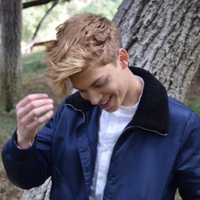 emandsophie's tweet photo. #littleUpdate Ricky changed his profile pic 👍 https://t.co/tyHqlw6wC0