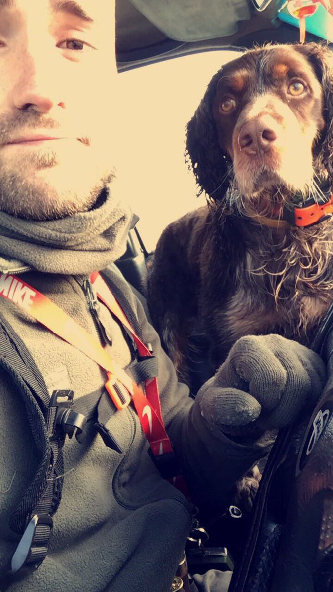 Aquí andamos la pareja, a ver si quiere levantar la niebla... 😂Buenos días a todos, que tengáis una preciosa Nochebuena junto a los vuestros