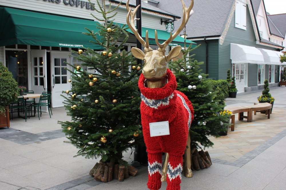KildareVillage's tweet photo. Happy Christmas Eve! We're feeling super festive so you can #UnwrapHappy with us today until 5pm with up to 70% off! #furtherreductions https://t.co/jzAtydTUrT