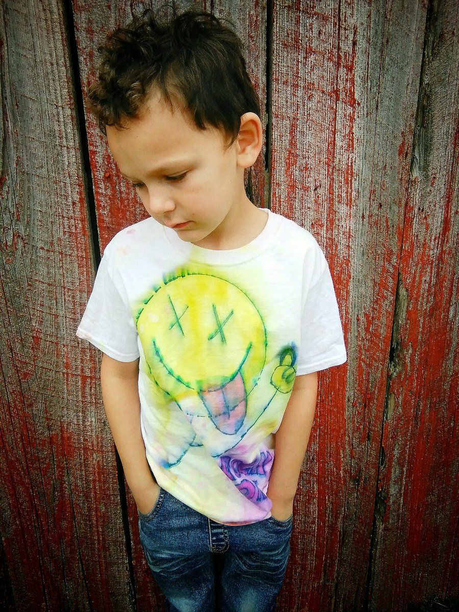 Charlie46392440's tweet photo. What y'all think of Charlie #diy shirt rocking right? https://t.co/yHRxwkVrh7