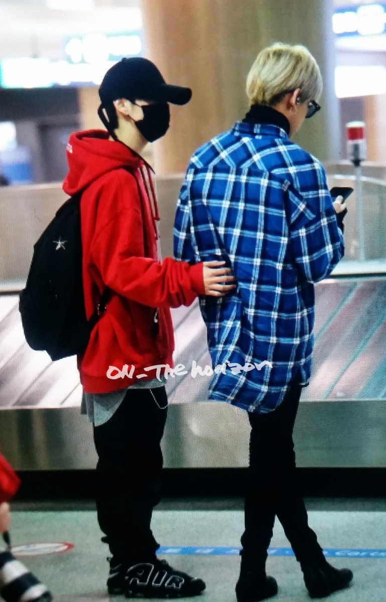 MarkBam_Couple's tweet photo. โอ้โห ถ้าเป็นฉากในละครหรือนิยาย ก็ต้องเป็นฉากนางเอกกำลังงอนพระเอกอ่ะ
หนูโกรธอะไรพี่คะ ไหนบอกพี่สิ ดีกันนะเดี๋ยวพี่พาไปกินหนม https://t.co/kEDZAYF6KG