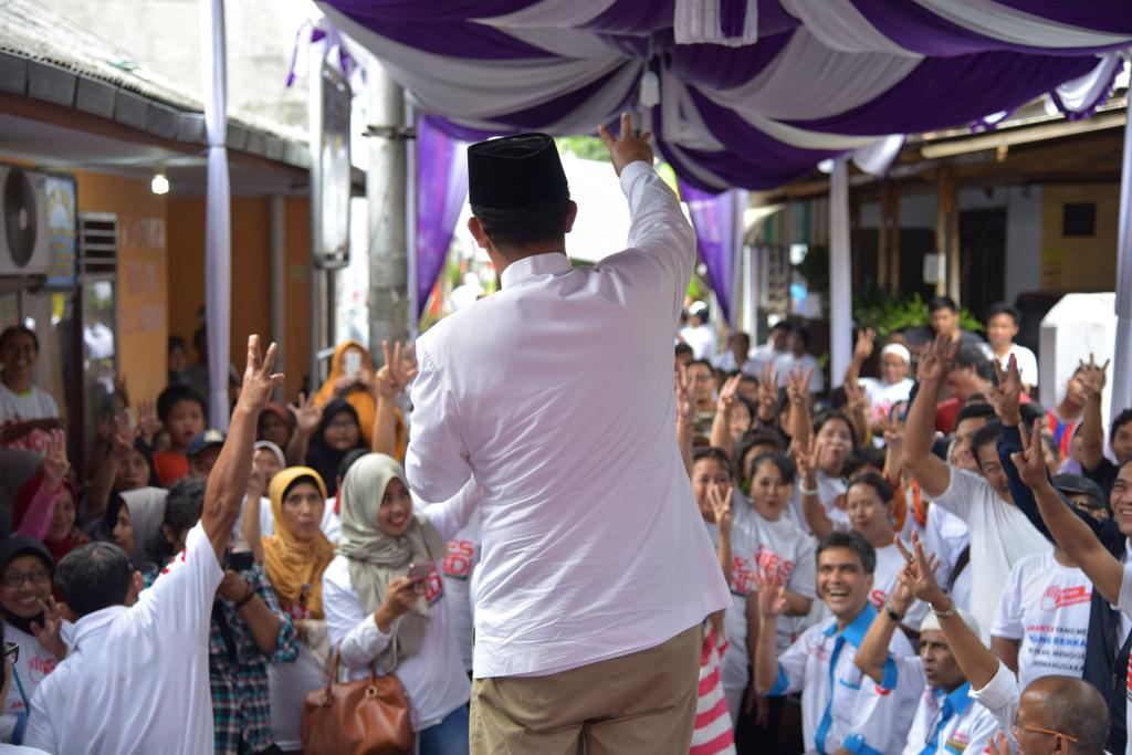 JktMajuBersama's tweet photo. Selamat wiken sodara2. Jangan lupa tetap pilih no. 3! #SalamBersama #MajuBersama https://t.co/nwK65DkKwI
