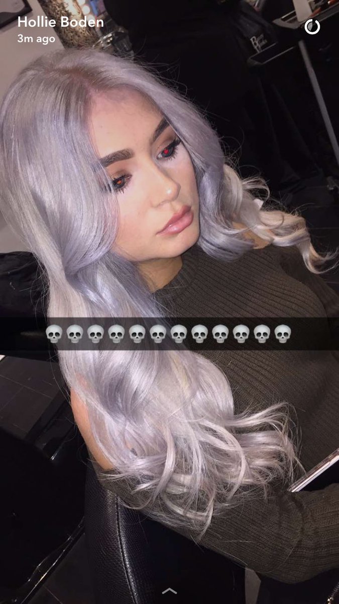 holliebodenx's tweet photo. SILVERRRR, 💜💀🌟🔥 in love with this colour I done yesterday!!! #silver #wanded #waves #grey #love #dovegrey #olaplex #shiny https://t.co/fp0c7pfoyx