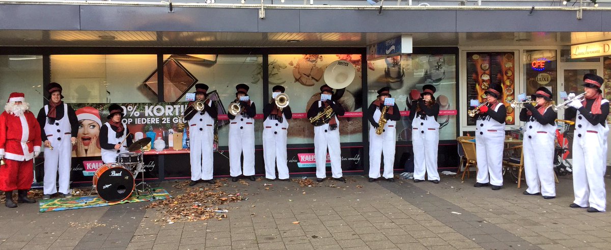 Frosty Brass bij WC#leyenburg #fbkorpsen #christmas #ensemble