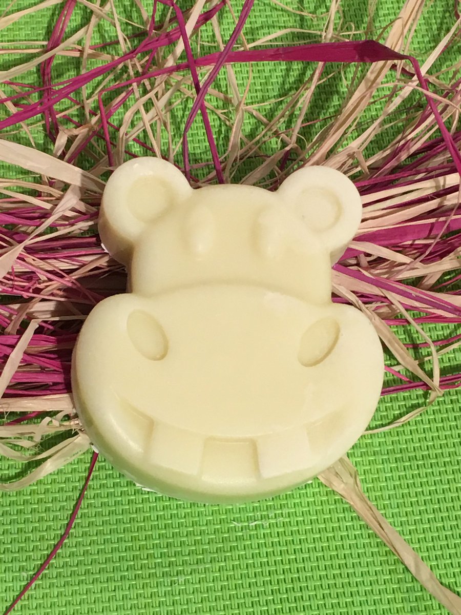 SavonsZebulles's tweet photo. Les savons "animo" pour petits ou grands...
#savons #saf #bio #Vegan #enfants https://t.co/qdBcKAIm7e